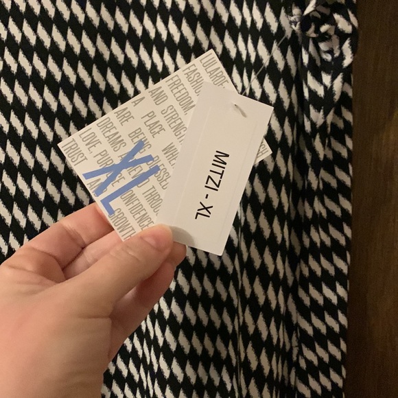 LulaRoe XL Mitzi- Brand new with tag - Picture 2 of 5
